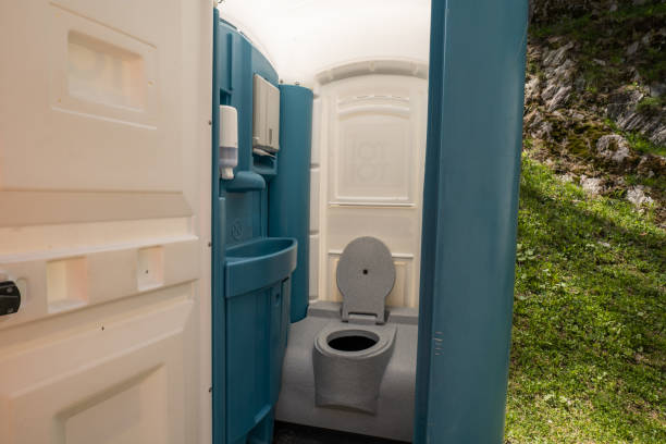 Best Construction site porta potty rental  in Solon, IA